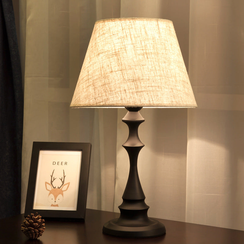 Mode Table Lamp Modern Luxury Metal Cloth Living Room Bedroom