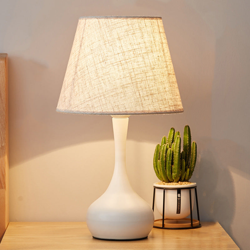 Mode Table Lamp Modern Luxury Metal Cloth Living Room Bedroom