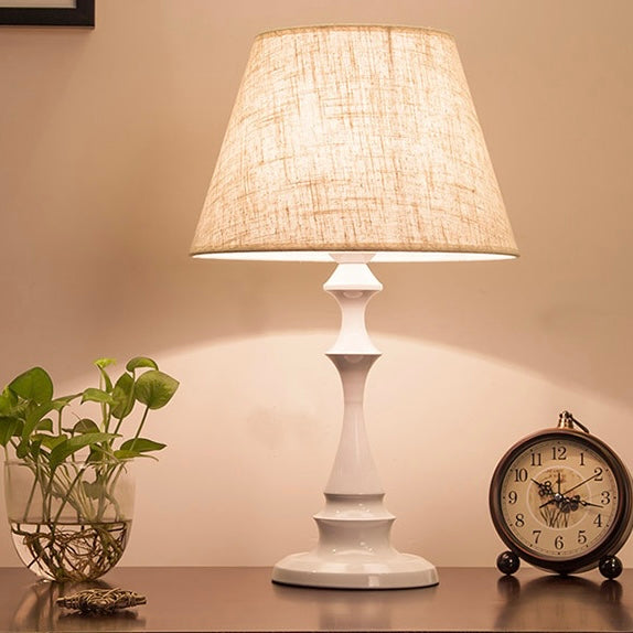 Mode Table Lamp Modern Luxury Metal Cloth Living Room Bedroom