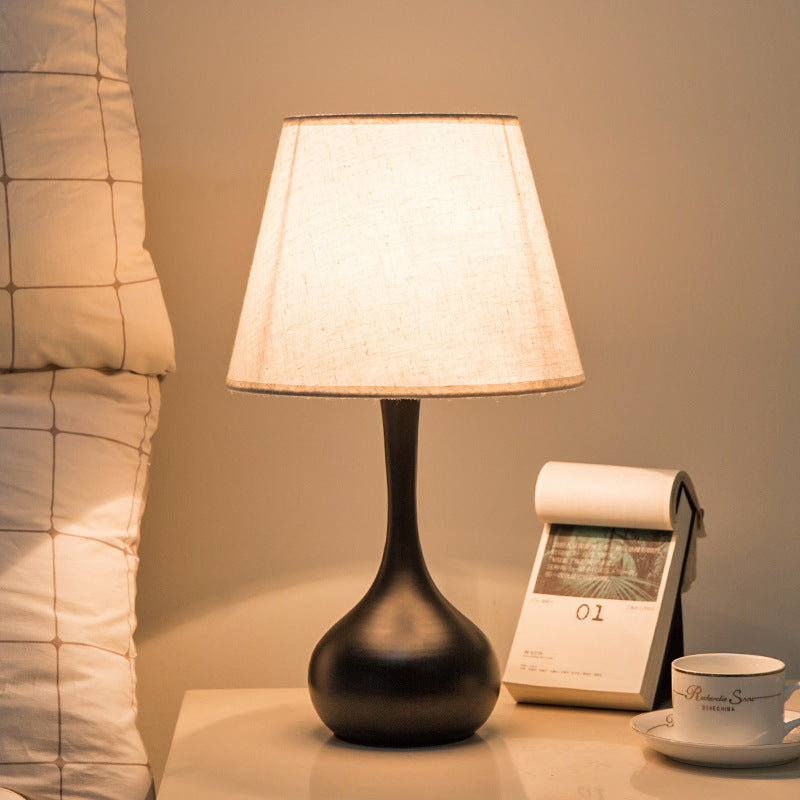 Mode Table Lamp Modern Luxury Metal Cloth Living Room Bedroom