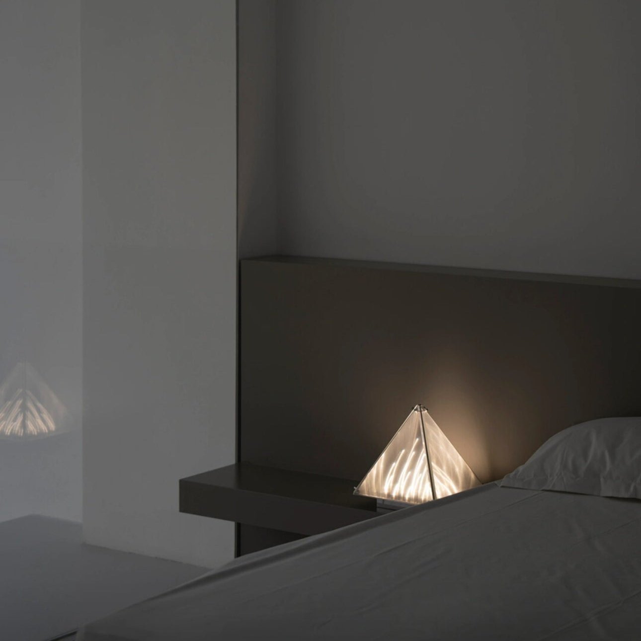 Zephyra Table Lamp Modern Minimalist Bedroom Living Room